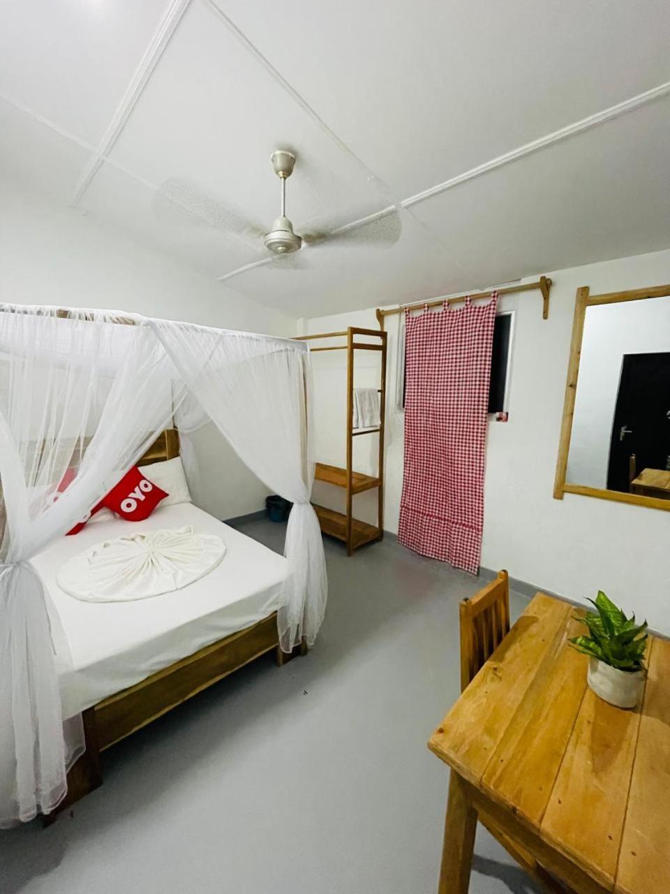 Swiss Kiss Beach Resort Uppuveli Exterior foto