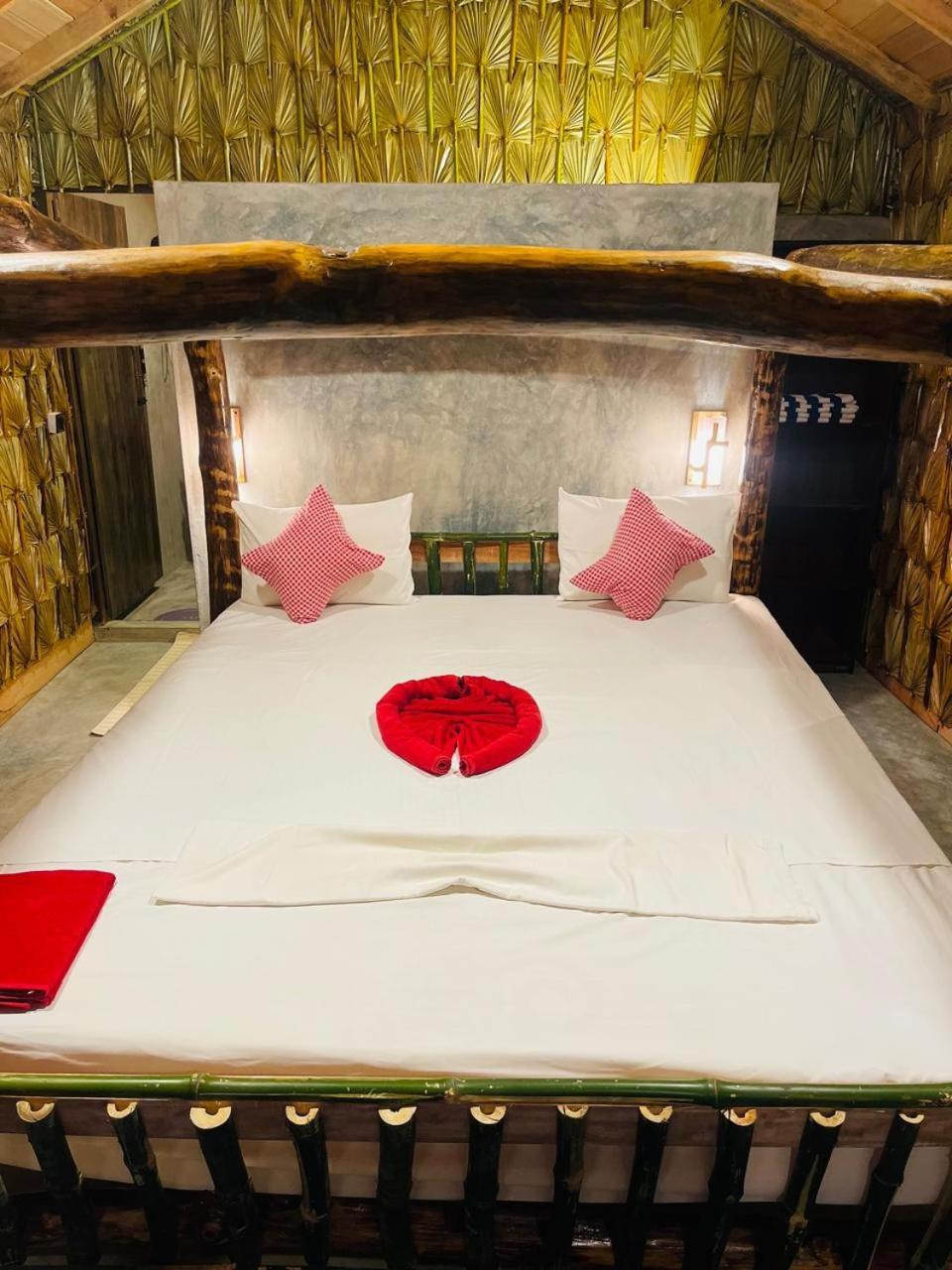 Swiss Kiss Beach Resort Uppuveli Exterior foto