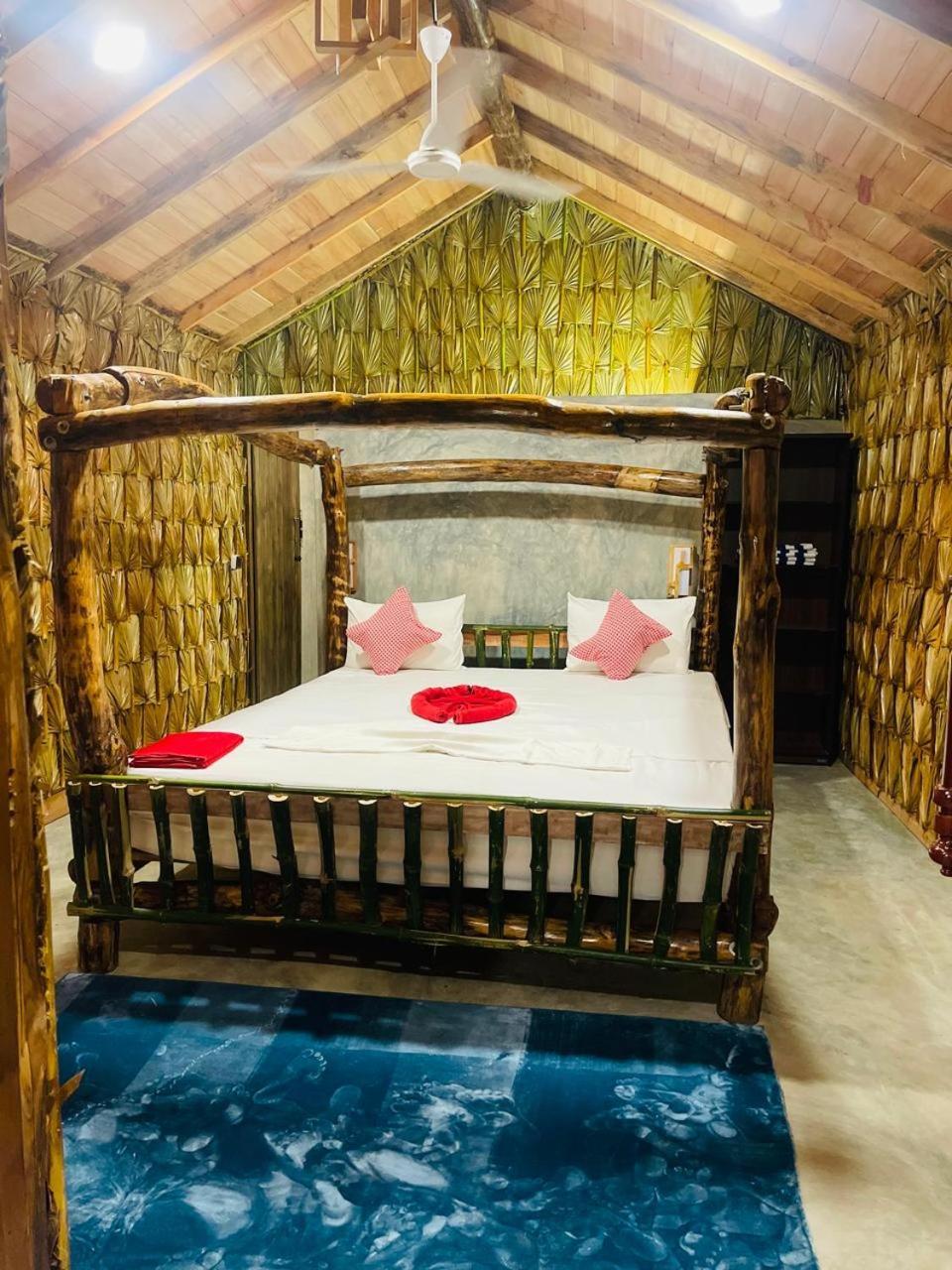 Swiss Kiss Beach Resort Uppuveli Exterior foto
